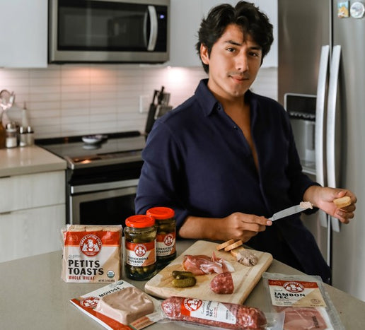 How do you organize a charcuterie board for beginners?
